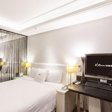 i Hotel Taoyuan Buitenkant foto