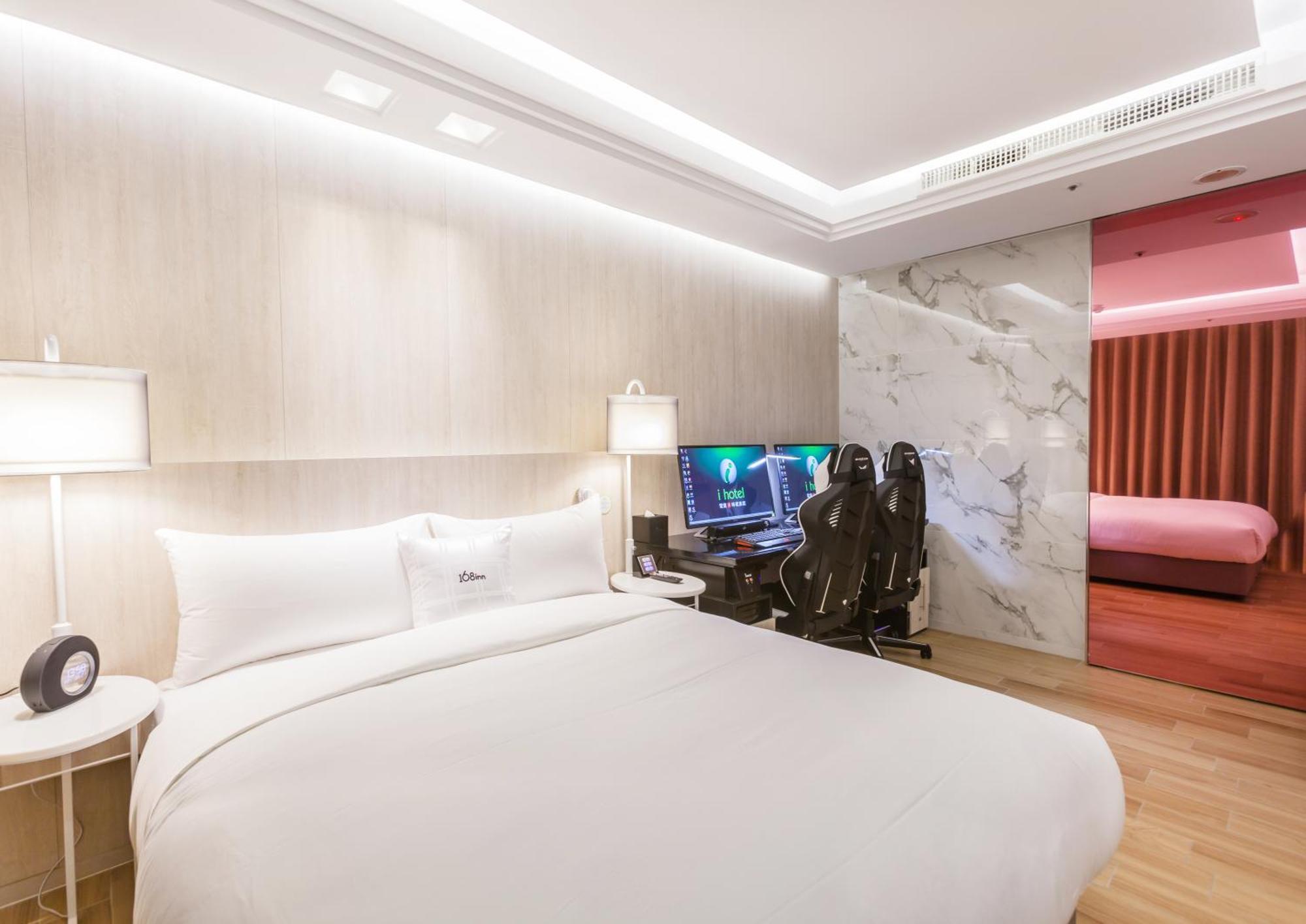 i Hotel Taoyuan Buitenkant foto
