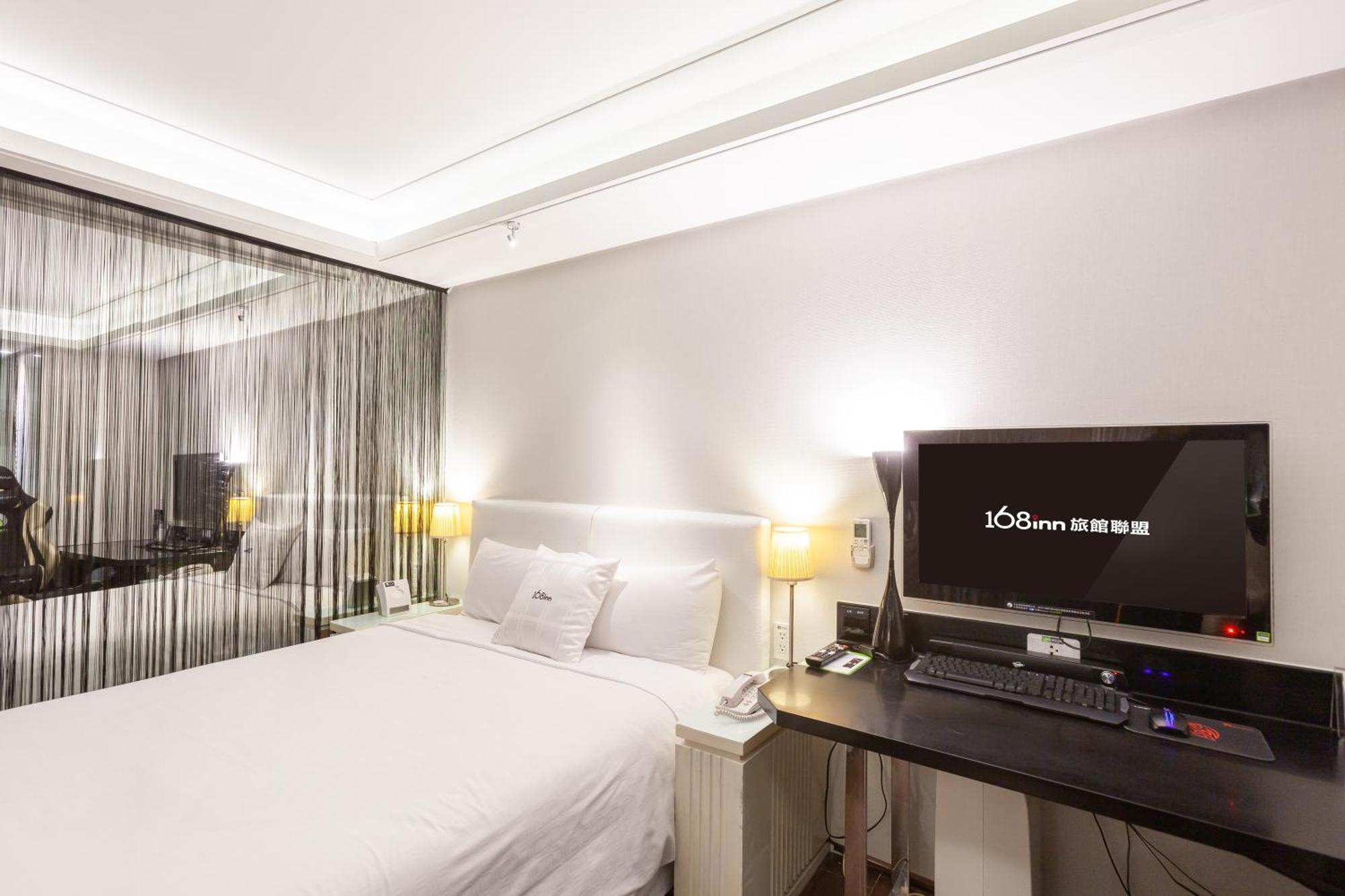 i Hotel Taoyuan Buitenkant foto