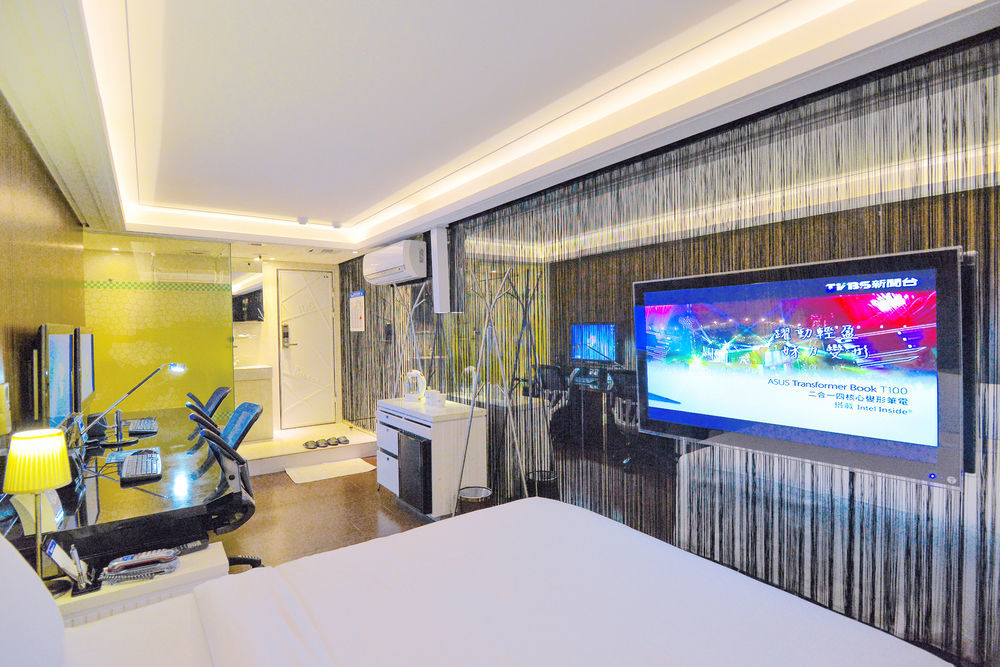i Hotel Taoyuan Buitenkant foto