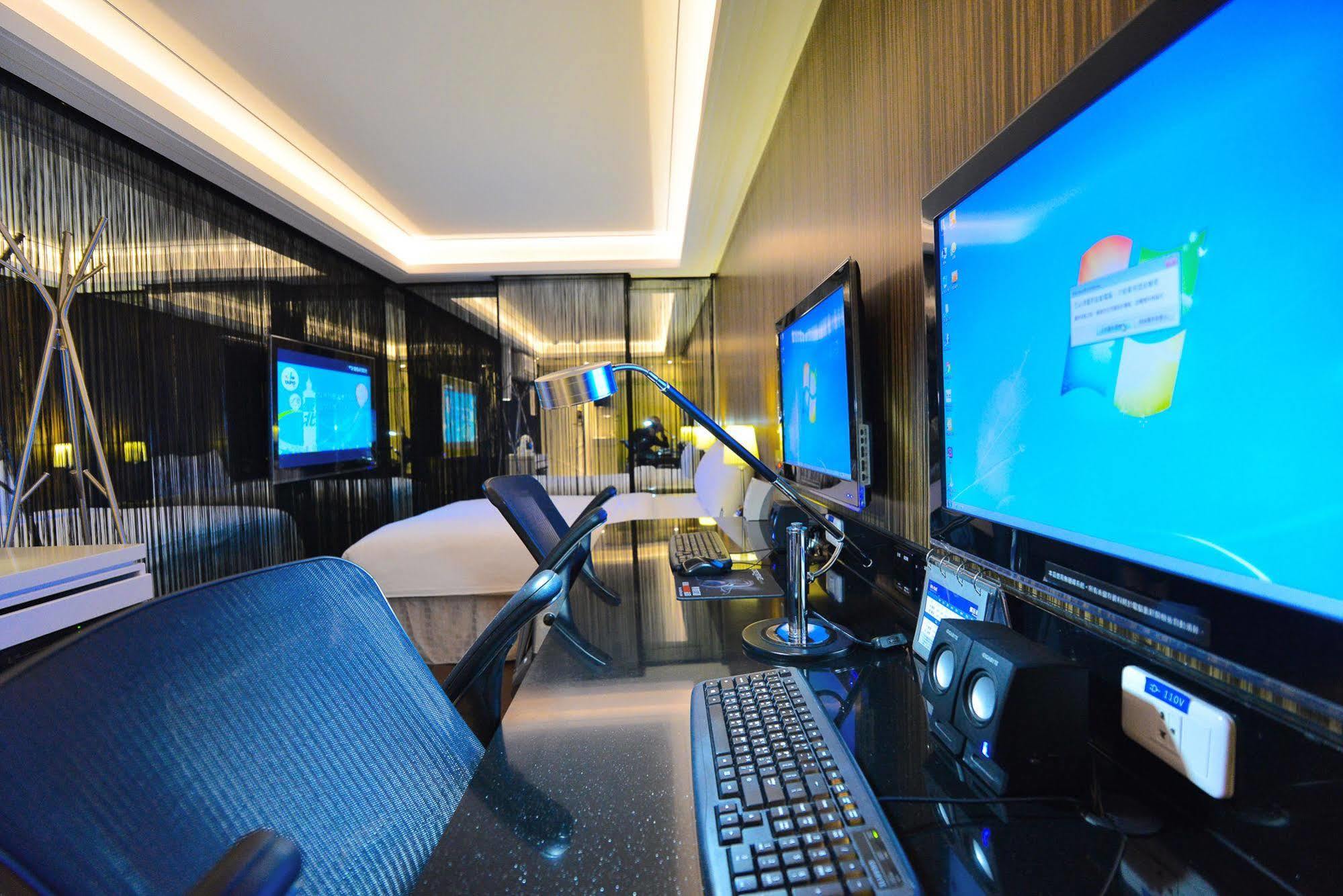 i Hotel Taoyuan Buitenkant foto